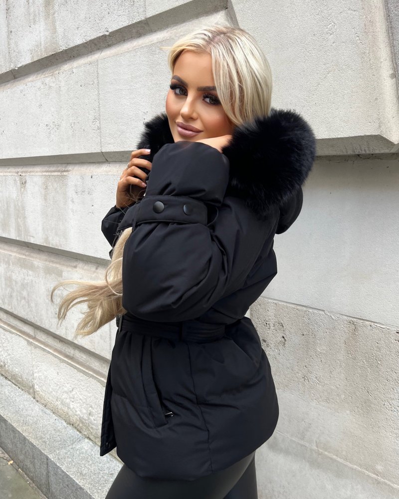 JAKNA MIA