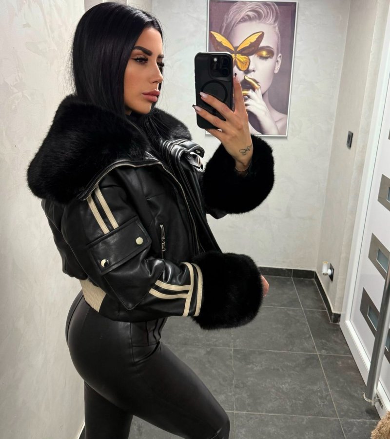 JAKNA CROP LINE
